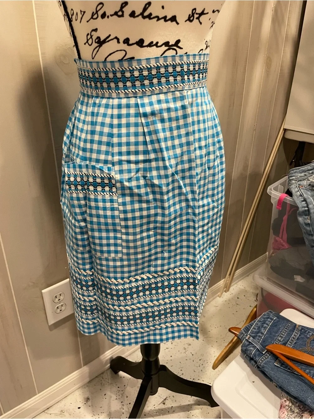 Cute retro mod vintage traditional blue gingham pocket apron embroidered